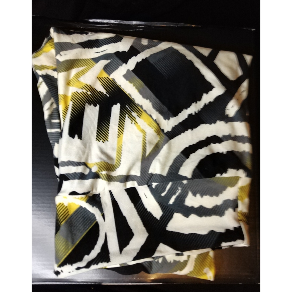 LuLaRoe TC leggings.
